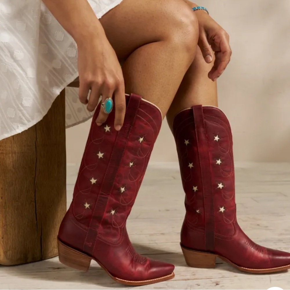 Tecovas Annie Redwood Goat Skin Star Red Cowgirl boots